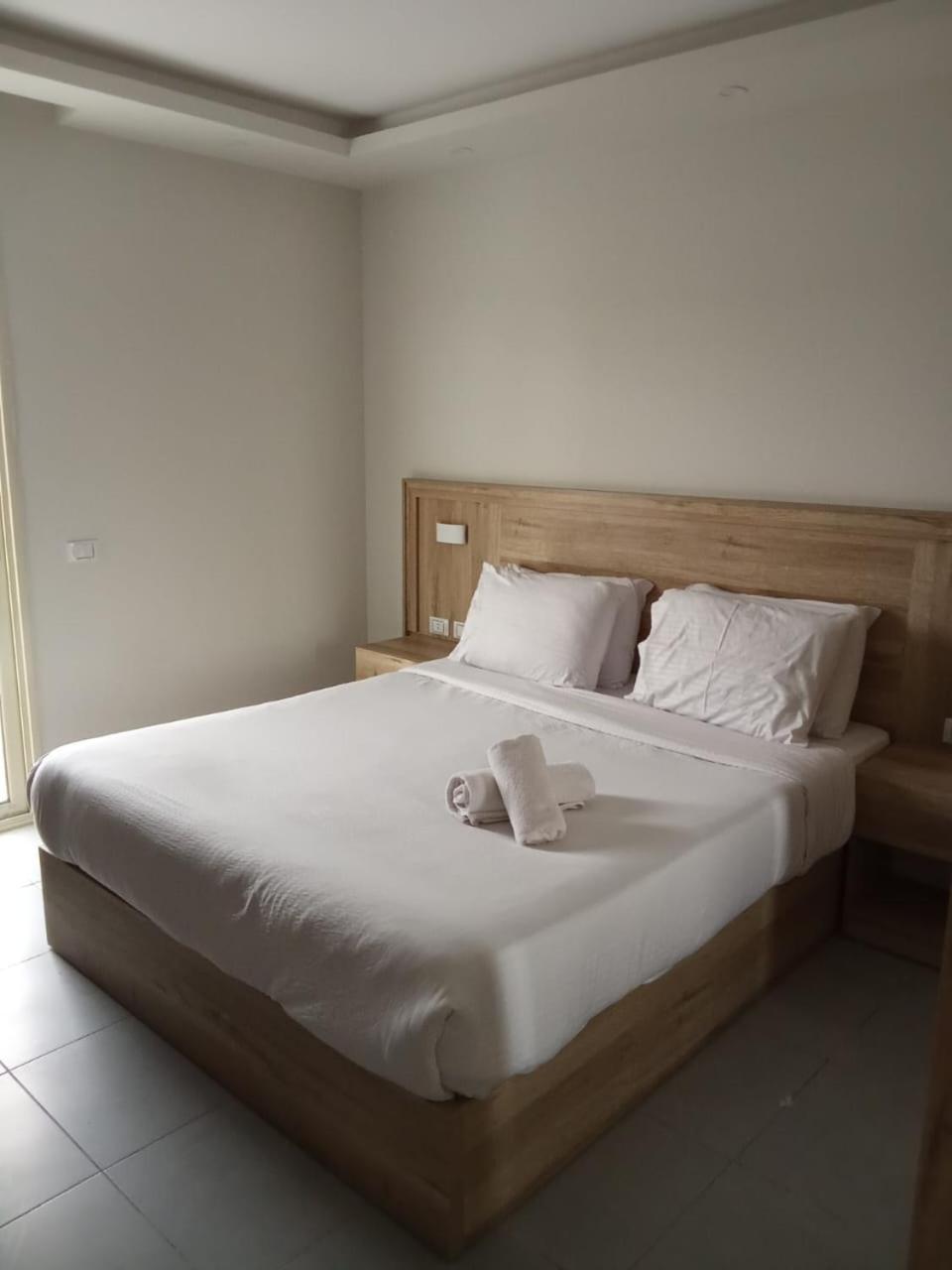 Paradise Hill 4*