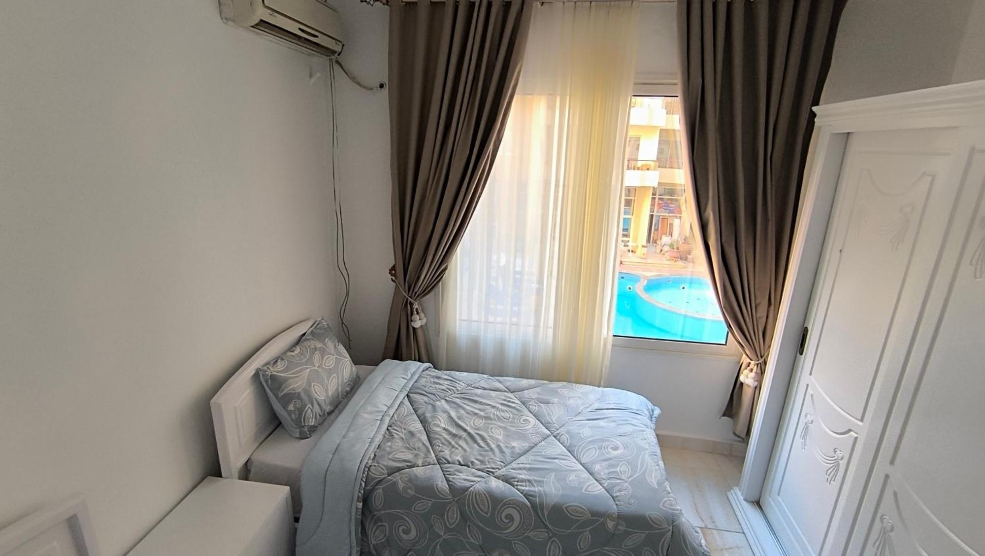 Paradise Hill Hotel 4*